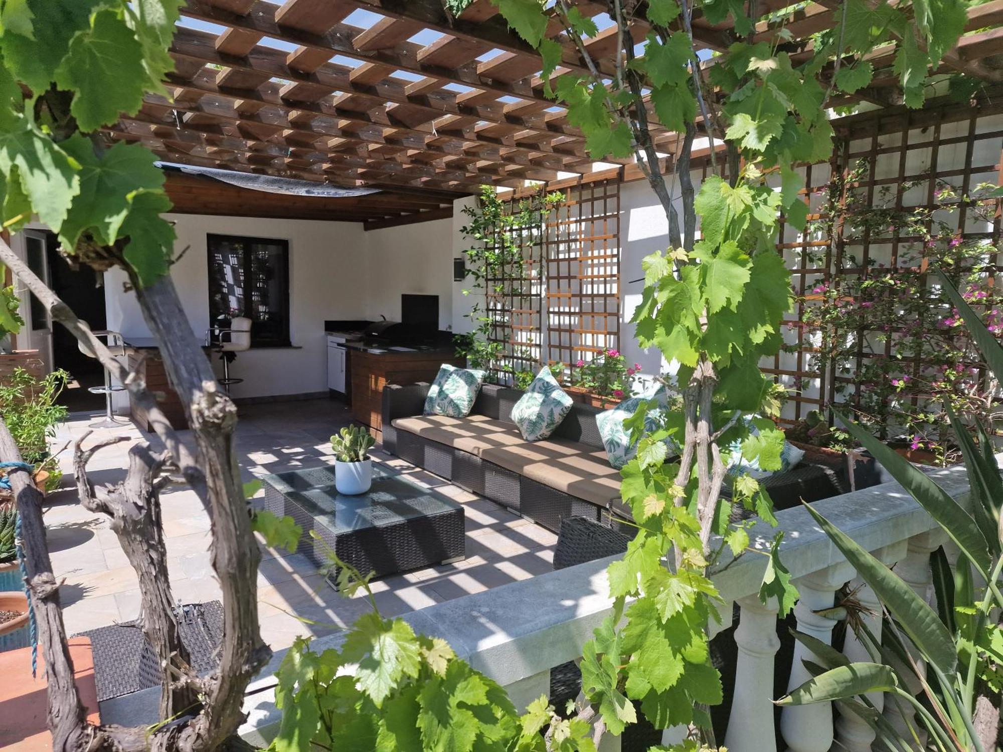 Newly Renovated Large Villa With Garden Кастельон-де-Ампуриас Экстерьер фото
